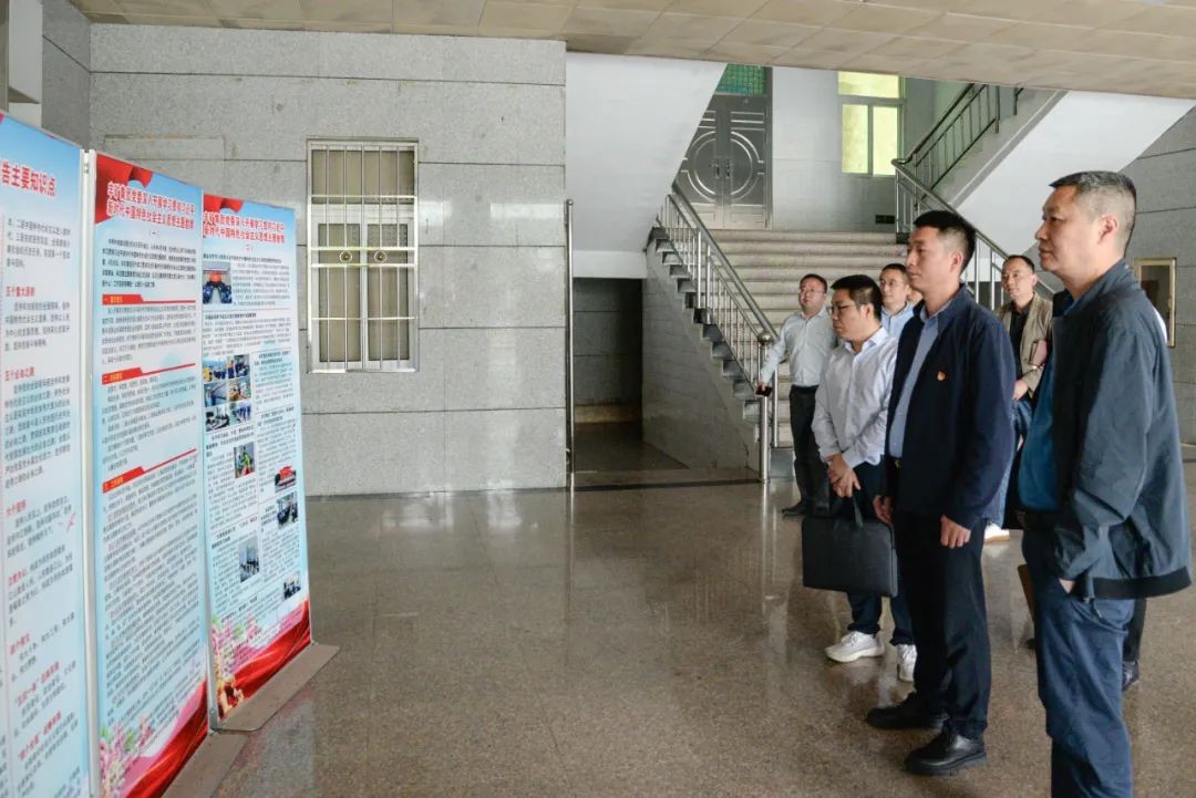 主题教育 | 吸“理论之氧” 补“精神之钙”——加拿大28开奖网
举办主题教育牌板展，营造浓厚学习氛围